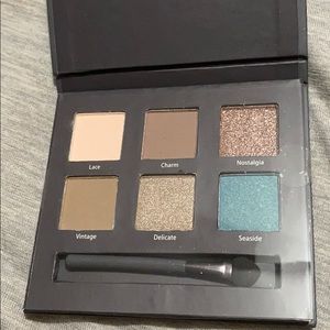 Eyeshadow palettes